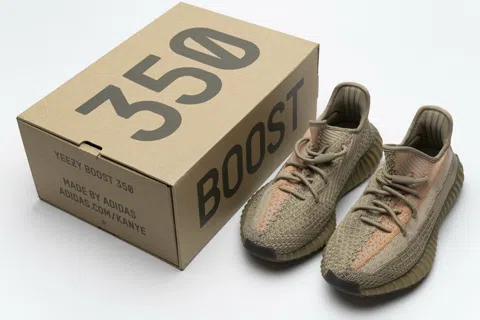 Yeezy Boost 350 V2 Eliada – photo 11