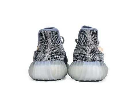 Yeezy Boost 350 V2 Ash Blue – photo 3