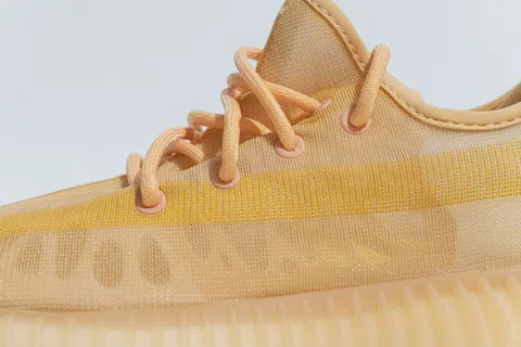 Yeezy Boost 350 V2 Apricot/Cream/Orange – photo 10