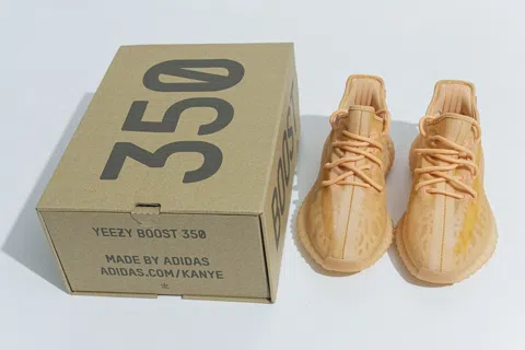Yeezy Boost 350 V2 Apricot/Cream/Orange – photo 11