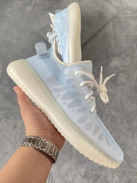 Yeezy Boost 350 V2 Mono Ice – photo 4