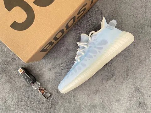 Yeezy Boost 350 V2 Mono Ice – photo 9