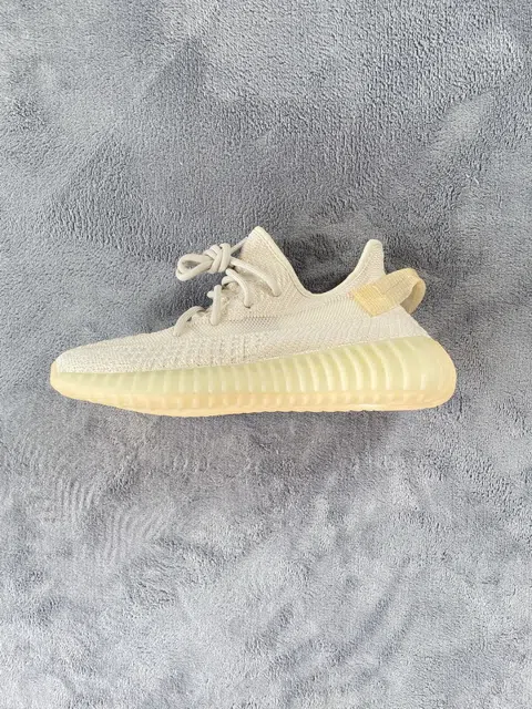 Yeezy Boost 350 V2 Aurora – photo 3