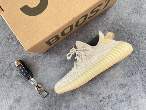 Yeezy Boost 350 V2 Aurora – photo 12