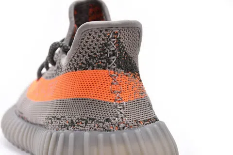 Yeezy Boost 350 V2 Beluga – photo 7