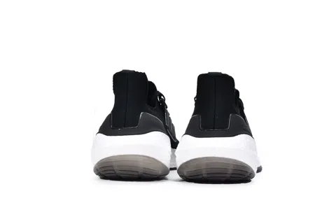 adidas Ultraboost 22 Black/White – photo 6