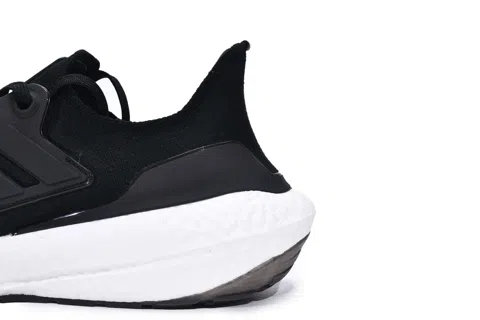 adidas Ultraboost 22 Black/White – photo 3