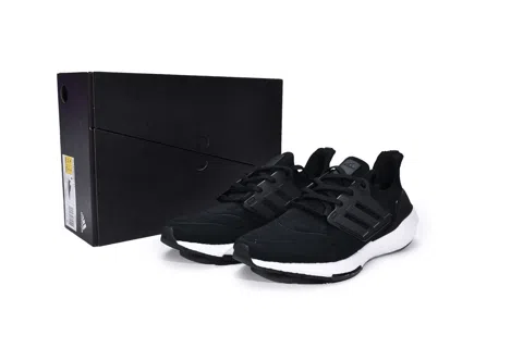 adidas Ultraboost 22 Black/White – photo 12