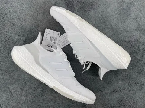 adidas Ultraboost 22 Triple White – photo 5
