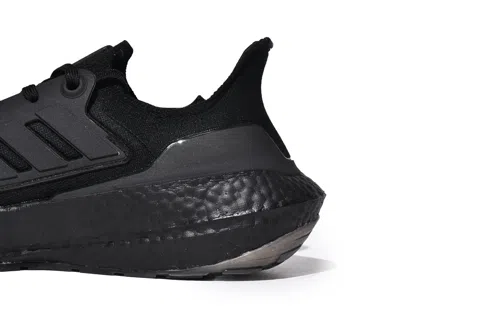 adidas Ultraboost 22 Triple Black – photo 3