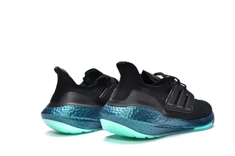 adidas Ultraboost 22 Black Chameleon – photo 5