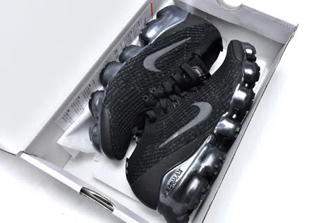 Nike Air VaporMax Triple Black – photo 12