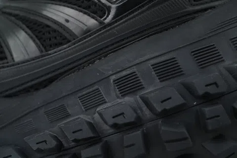 Balenciaga Defender Black – photo 4