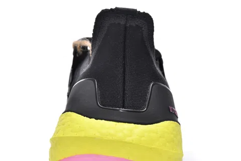 adidas Ultraboost 22 Black/Yellow – photo 5