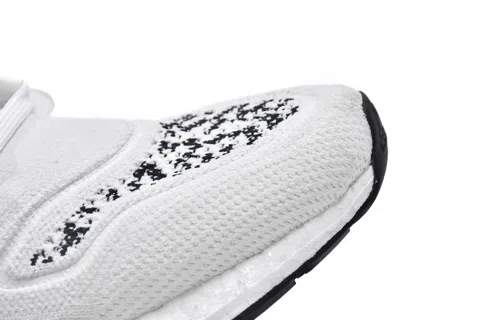 adidas Ultraboost 22 White/Black Graffiti – photo 9