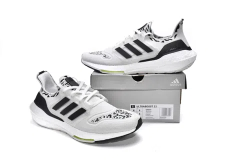 adidas Ultraboost 22 White/Black Graffiti – photo 12