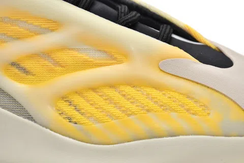 Yeezy 700 V3 White/Yellow – photo 10