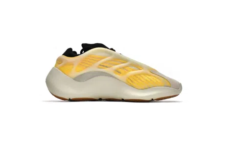 Yeezy 700 V3 White/Yellow – photo 3
