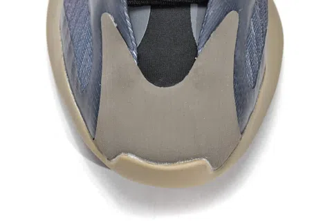 Yeezy 700 V3 Grey/Red – photo 7