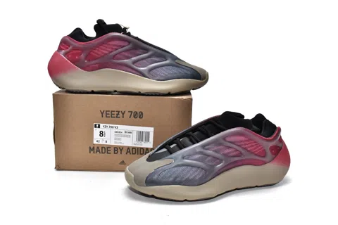 Yeezy 700 V3 Grey/Red – photo 12