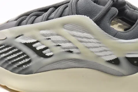 Yeezy 700 V3 Grey/Green – photo 9
