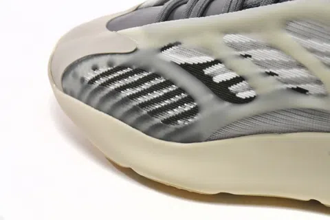 Yeezy 700 V3 Grey/Green – photo 10