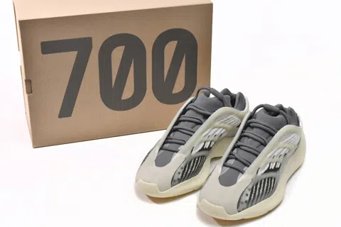 Yeezy 700 V3 Grey/Green – photo 11