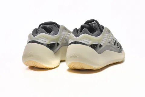 Yeezy 700 V3 Grey/Green – photo 4