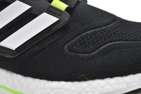 adidas Ultraboost 22 Black/White/Green – photo 8