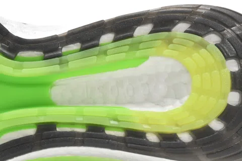 adidas Ultraboost 22 Black/White/Green – photo 5