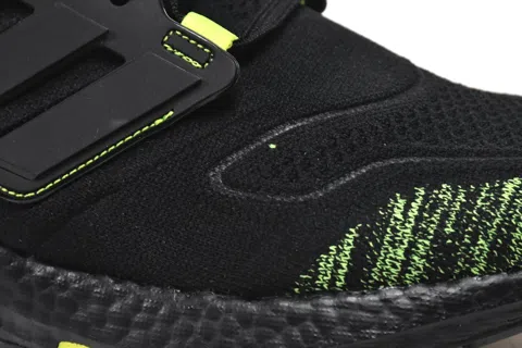 adidas Ultraboost 22 Black/Yellow – photo 9