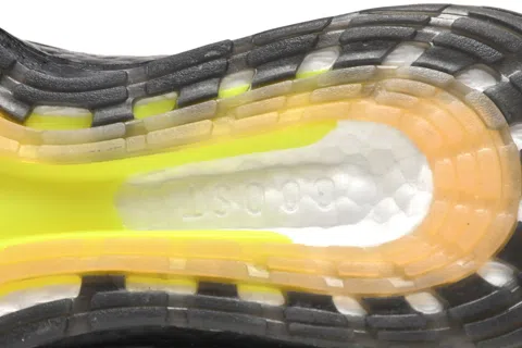 adidas Ultraboost 22 Black/Yellow – photo 6