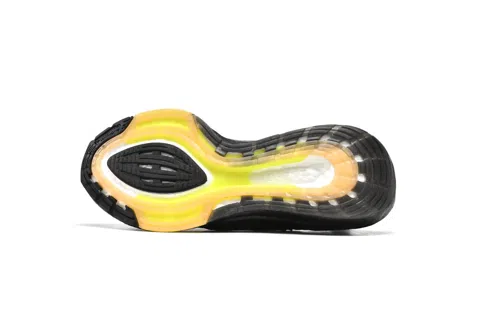 adidas Ultraboost 22 Black/Yellow – photo 7