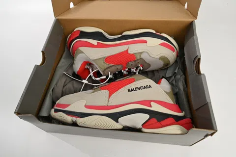 Balenciaga Triple S Red – photo 11