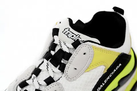 Balenciaga Triple S Black/White/Yellow – photo 7
