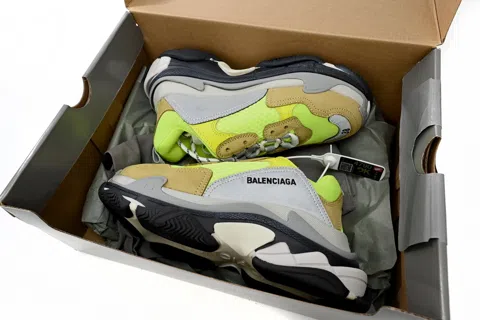 Balenciaga Triple S Neon Yellow – photo 10