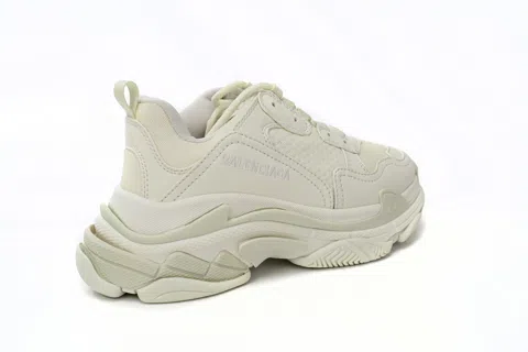 Balenciaga Triple S Glow – photo 3