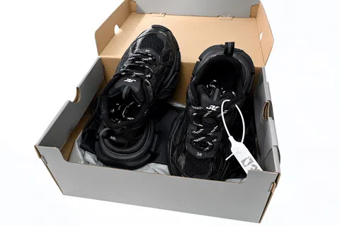 Balenciaga 3XL Triple Black – photo 11
