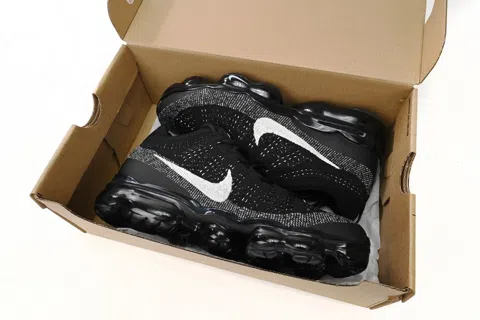 Nike Air VaporMax Oreo – photo 10