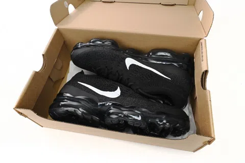 Nike Air VaporMax Black/White – photo 11