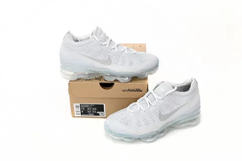 Nike Air VaporMax Triple White – photo 10