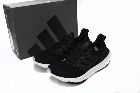 adidas Ultraboost Light Black/White – photo 11