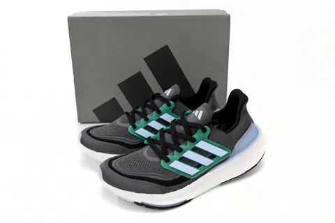adidas Ultraboost Light Green/White – photo 9