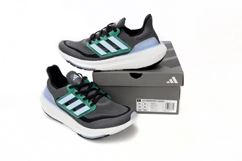 adidas Ultraboost Light Green/White – photo 10