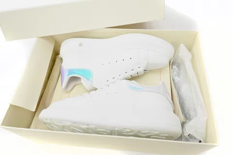 Alexander McQueen Oversized Sneaker Holographic – photo 10