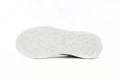 Alexander McQueen Oversized Sneaker Holographic – photo 5