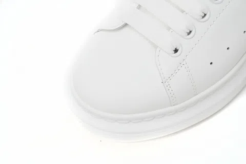 Alexander McQueen Oversized Sneaker Gold – photo 7