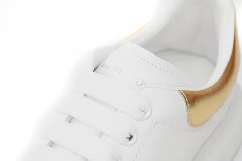 Alexander McQueen Oversized Sneaker Gold – photo 6