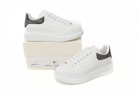Alexander McQueen Oversized Sneaker Cloud White – photo 9