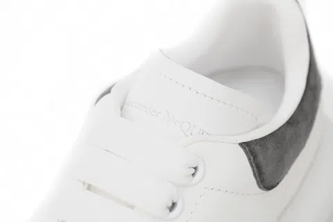 Alexander McQueen Oversized Sneaker Cloud White – photo 6